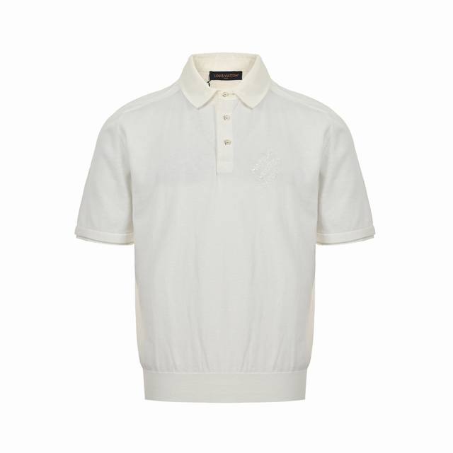 Louis Vuitton 路易威登 24Ss 珍珠扣马球拼接针织polo短袖 这款复古风格的双色polo衫充分体现了这一点，让人回想起典藏系列所采用的别致 此