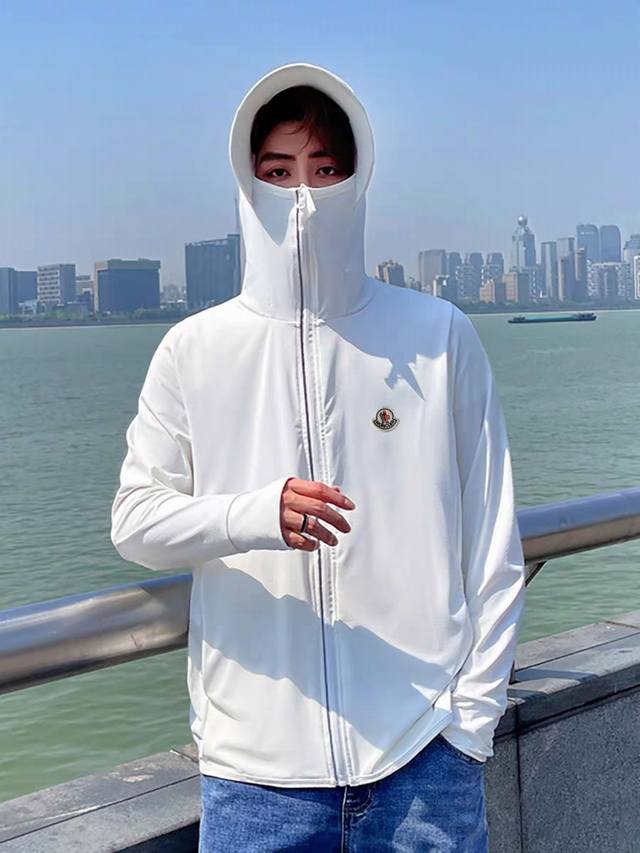 Moncler 蒙口夏季防紫外线冰丝防晒衣男女情侣款！帽檐透气薄款冰丝外套！ 蒙家好的防晒衣 永续防晒稳定呵护您的每一寸肌肤，夏季冰感凉爽防紫外线皮肤衣采用全新