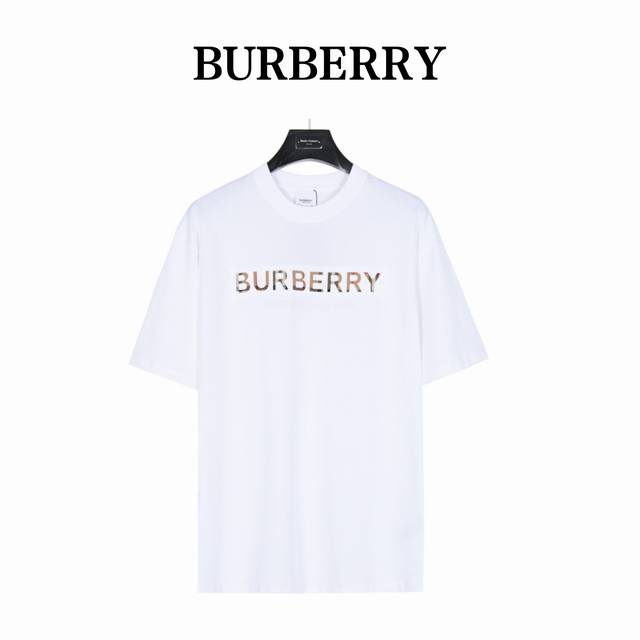 Burberry 巴宝莉格纹字母短袖 经典标志字母logo 印花+刺绣 简约百搭，宽松大版型，质感满满 .可男可女的经典款，基础百搭不失时尚魅力 绝对是今夏的爆