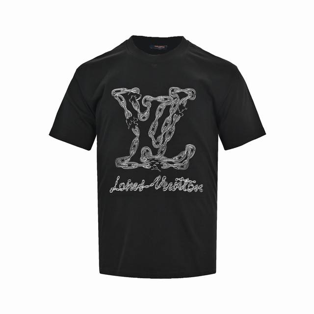 Louis Vuitton 路易威登 24Ss 线条锁链刺绣logo短袖 绣花工艺 要求车线做工符合精品要求，超级好搭配，搭配整件细节，品质及剪裁设计都堪称一流