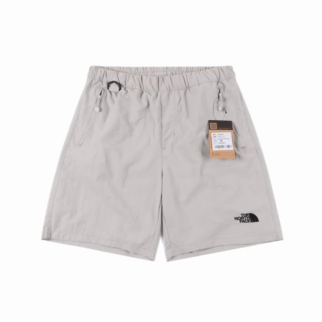 The North Face 北面休闲松紧 短裤 进口面料 防静电涂层处理 全部进口涤纶丝全部整条孝洗非常自然柔软机洗不退缩色拿出来就半干了 面料速干效果特别好