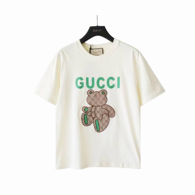 实拍细节图+尺码表 Gucci 古驰 老花贴布小熊圆领短袖 定织克重230针织棉，21支有机麻棉混纺面料，原身布切捆条做罗纹，原版定染颜色，采用进口田岛刺绣3D