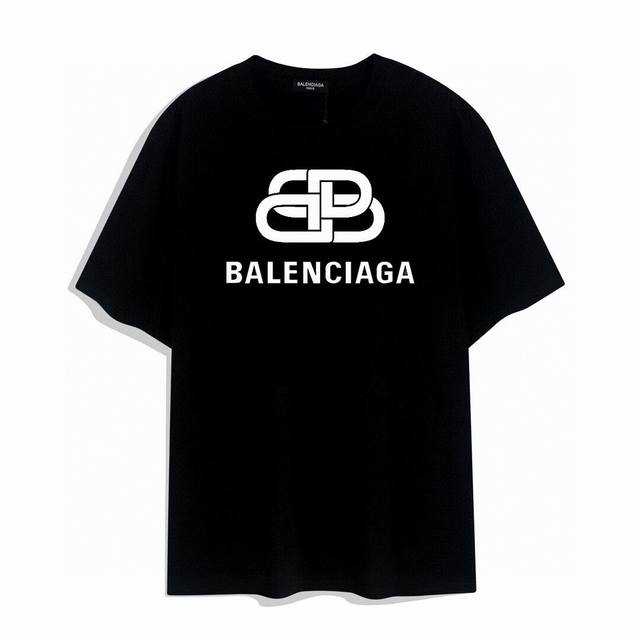 Balenciaga 巴黎世家经典锁扣短袖， 品质升级，精致做工，手感柔软，充满了复古工艺还拥有厚实的手感，标志性的图标，独有的辨识度。高克重纯棉质感一流！男女