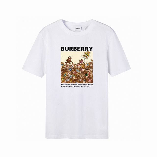 Burberry 巴宝莉小熊短袖t恤。 高版本，潮流高街情侣t恤，高克重纯棉面料，亲肤顺滑有厚实感，细节到位， 独有的品牌辨识度，男女同款入！ 颜色：白色 杏色