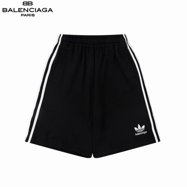 Balenciaga 巴黎世家 三叶草联名款 三条杠短裤 采用订色订染毛圈纯棉卫衣面，420G双股双纱，手感舒适 进口针织针梳棉进行制作，厚度适中，有垂感又有轮