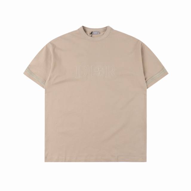 Dior & Stone Lsland 石头岛联名刺绣logo短袖 Dior这款 T 恤来自 Dior And Stone Island 限定系列，突显联名系列