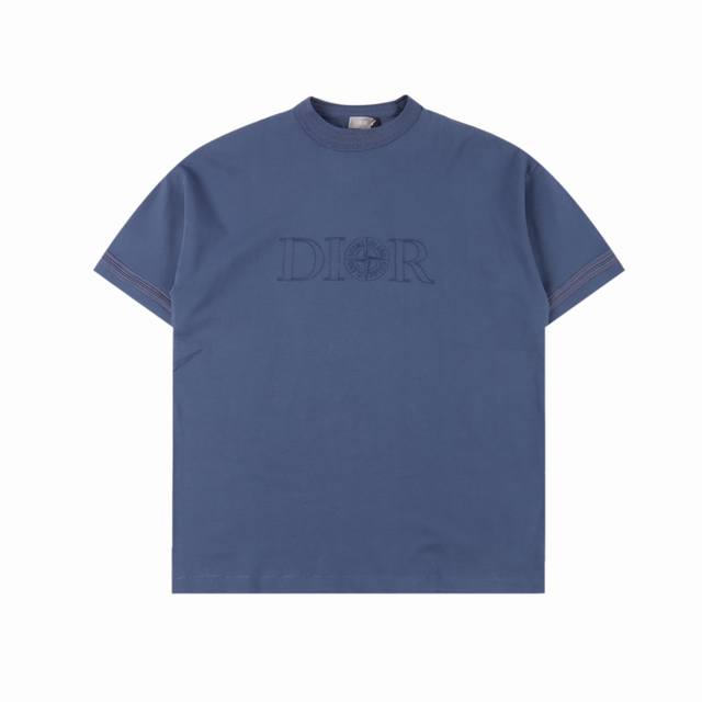 Dior & Stone Lsland 石头岛联名刺绣logo短袖 Dior这款 T 恤来自 Dior And Stone Island 限定系列，突显联名系列