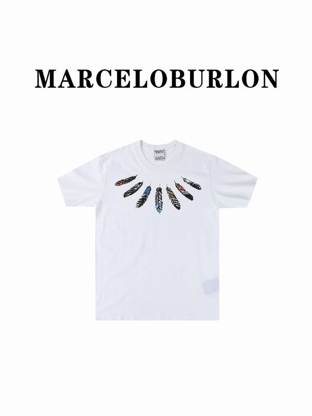 Marceloburlon 马克布隆彩肩膀羽毛短袖 定制1:1螺纹，面料舒适亲肤无无异感，定制定染面料，纺织密度高，垂感佳，不易变形，厚织感加上紧密纺纱工艺，不