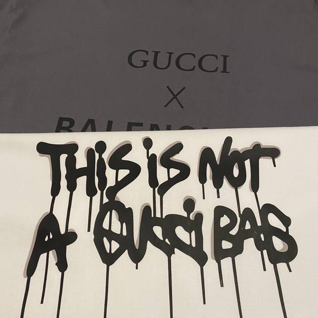 控 巴黎世家balenciaga联名古驰gucci经典款宽松字母印花情侣短袖 情侣同款 定织定染一致240G纯棉双纱面料 同缸零色差领口螺纹 四针六线工艺 面料