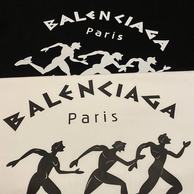 控55 巴黎世家balenciaga马拉松跑步图案logo印花宽松圆领情侣款短袖 情侣同款 定织定染一致260G纯棉双纱面料 同缸零色差领口螺纹 四针六线工艺