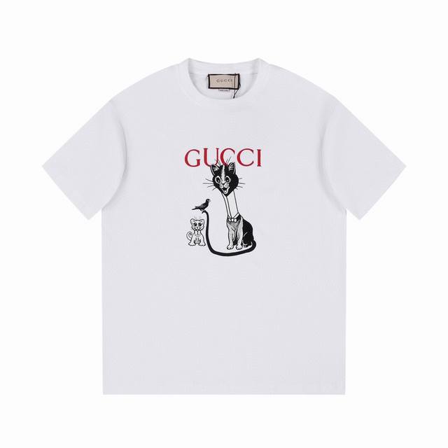 顶级版本 古驰 Gucci 2024Ss春夏季新款 长尾猫logo刺绣 短袖t恤男女同款！ 32支双270克高品质 全精梳棉，此款t胸前饰动物图案设计 Gucc