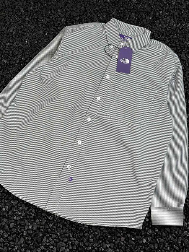 The North Face Button Down 北面经典紫标灰白条纹牛津长袖衬衫 款号：Nt3359N Tnf经典款全棉牛津纺条纹衬衫，原版定制面料，每年