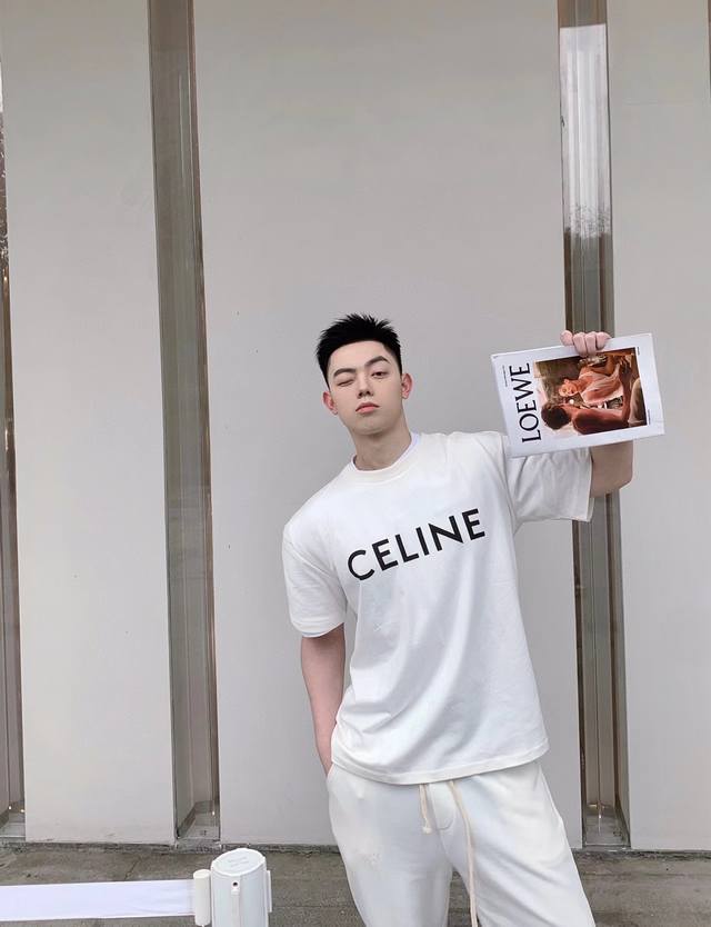 Celine 赛琳 经典字母印花基础款短袖t恤 上身效果#