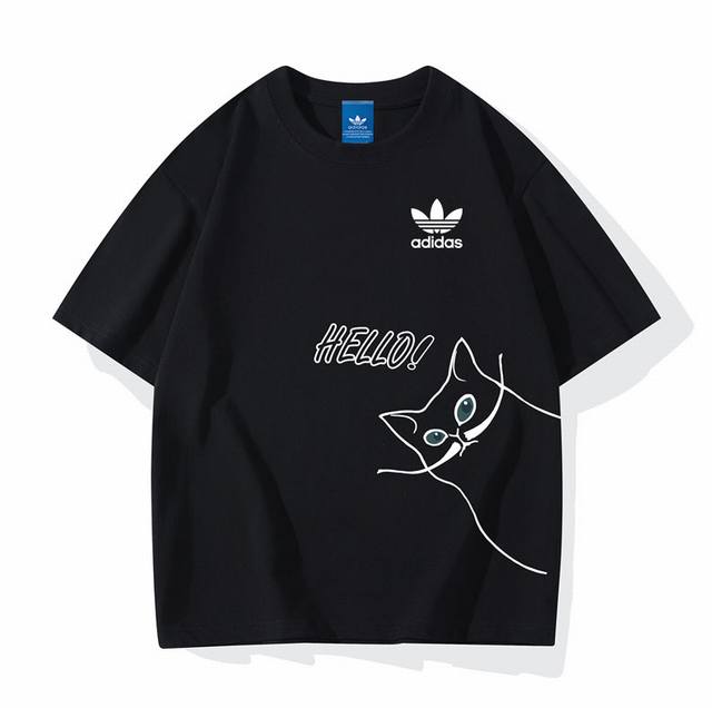 Adidas 阿迪达斯三叶草 阿迪 小猫系列短袖t恤 男女同款 情侣款 胸前阿迪达斯经典三叶草logo彰显品牌 中间小猫 图案 有趣时尚 萌趣十足 质感扎实 触