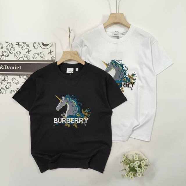 尺码xs-L顶级复刻 高端定制 Burberry 巴宝莉 新款彩色战马刺绣休闲短袖t恤 购入原版开模打造，全套定制辅料，细节决定成败。 博柏利 Burberry