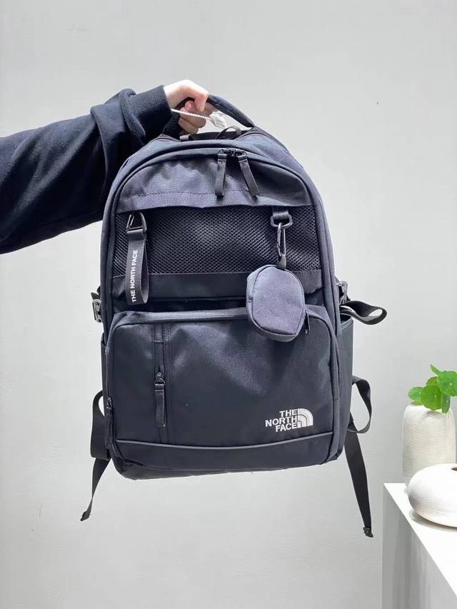 韩国订单 The North Face 北面四合一双肩背包， 原单货，登山旅行包， 尼龙材质 24L 超大容量，轻便 可做学生书包，也可通勤上班用作电脑包，带笔