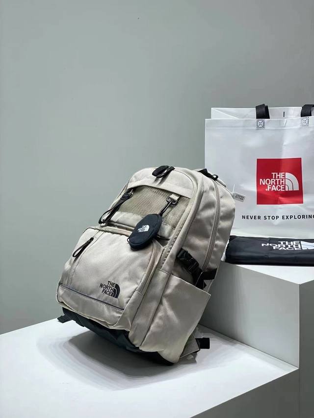 韩国订单 The North Face 北面四合一双肩背包， 原单货，登山旅行包， 尼龙材质 24L 超大容量，轻便 可做学生书包，也可通勤上班用作电脑包，带笔