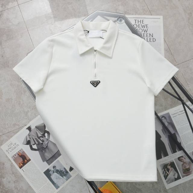 专柜1:1 高端定制 Prada 普拉达华夫格polo短袖t恤 - 款号: 68089 - 颜色: 黑色 白色 - 普拉达 Prada 是意大利奢侈品牌，由玛丽