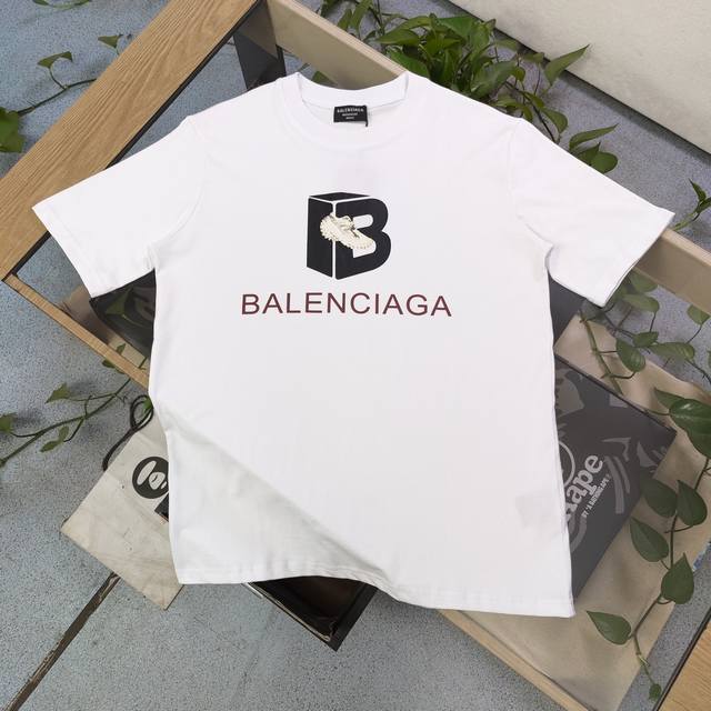 款号：Zsf7015 高版本 2024新款balenciaga巴黎世家大b休闲鞋字母图案logo印花休闲情侣宽松短袖t恤，独一无二的活性环保面料染色，32支双纱