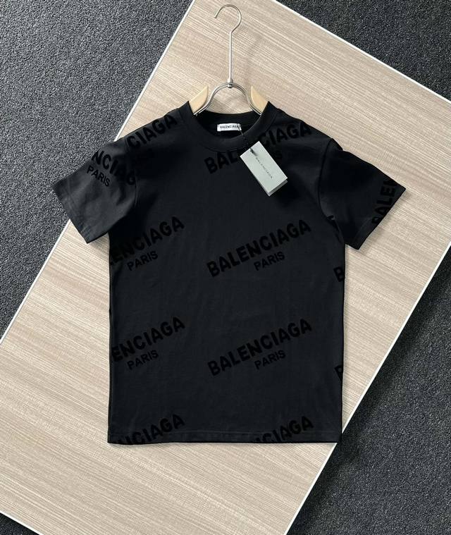 高品质 Balenciaga 巴黎世家提花植绒t桖，24Ss夏季新品，官网旗舰店同步开售，全身上下字母提花植绒工艺，工艺满满，龙年经典配色～姜黄色更加有寓意，采