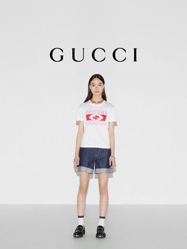 高品质gucci2024醉新款品牌字母印花早春最新系列！胸前gu字母品牌印花logo大牌感十足！高端大气完美演绎，经典圆领不挑人版型上身巨显瘦 面料采用230克