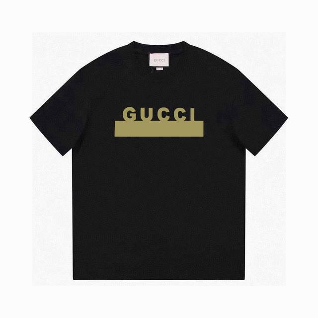 高品质gucci2024龙年早春最新系列！胸前gu 品牌字母印花logo大牌感十足！高端大气完美演绎，经典圆领不挑人版型上身巨显瘦 面料采用230克纯棉面料，保