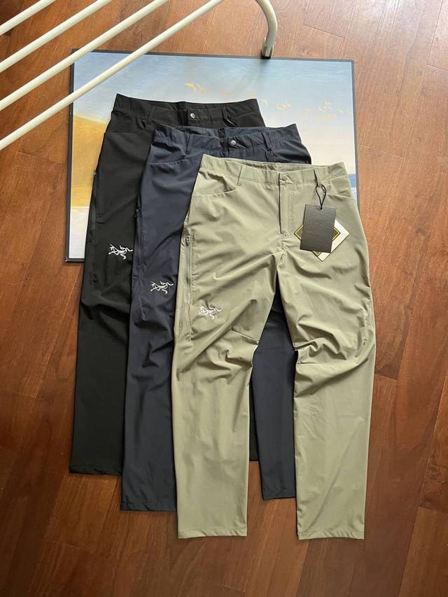 Arc‘Teryx 始祖鸟24Ss夏季新款刺绣男士运动速干裤休闲长裤！ 用最低价格体验最高的品质.代购价格 0+目前柜里在售款 此款休闲裤质量非常好、版型超正、