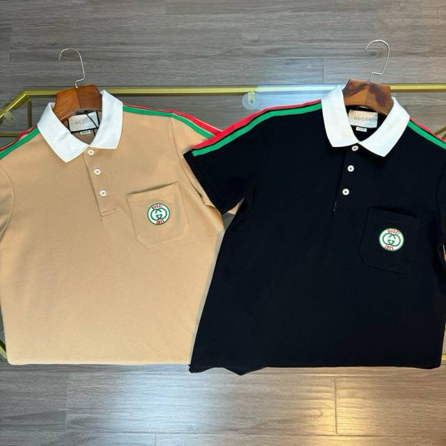 顶级代购版本★Gucci古驰2024Ss古驰翻领品牌logo口袋polo衫 1:1高品质 高端珠地面料洗水处理 口袋双g刺绣 肩部装饰红绿织带细节 编织衣袖 衣