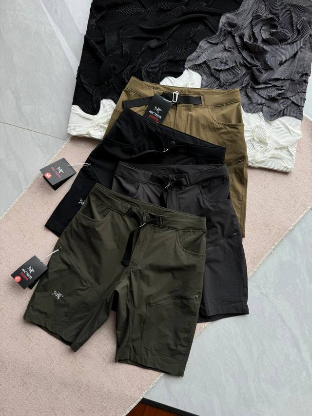 Arc‘Teryx 始祖鸟夏季新款城市商务 Veilanc 商务功能运动户外休闲刺绣短裤 手感舒适 非常细腻舒服透气....每个细节的做工都非常到位！绝对的物有