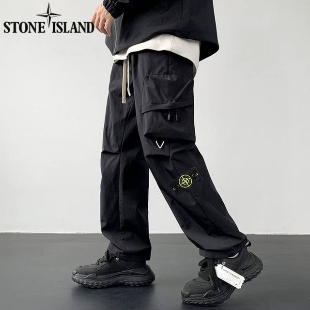 石头岛stone Island 夏季新款，男女同款松紧腰潮牌宽松休闲百搭个性拼接运动直筒裤，男士伞兵裤，男士工装裤，休闲裤，长裤！ 颜色:黑色，军绿色，米白色