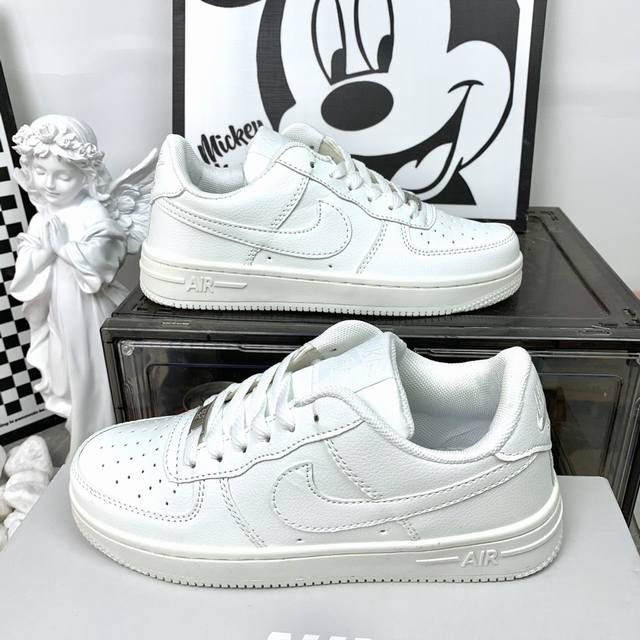 供货价: 空军系列好货河北总仓现货,原盒真标 Nike Af1 空军一号 纯白 尺码36-44 男女码现货