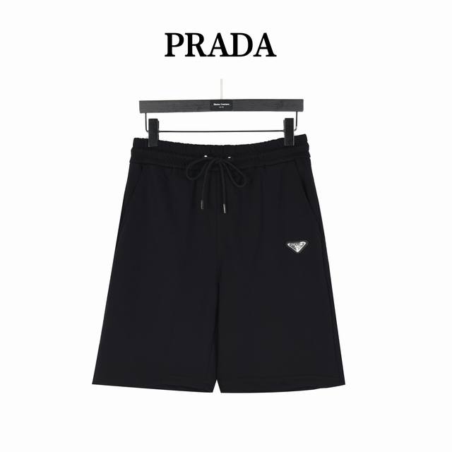 Prada 普拉达 后口袋牙刷logo短裤 男女同款全新美学灵感趣味设计,渠道性质精品。让整体造型设计更加优雅时尚，今夏最火系列，无数明星潮人追捧。裁剪工艺细节