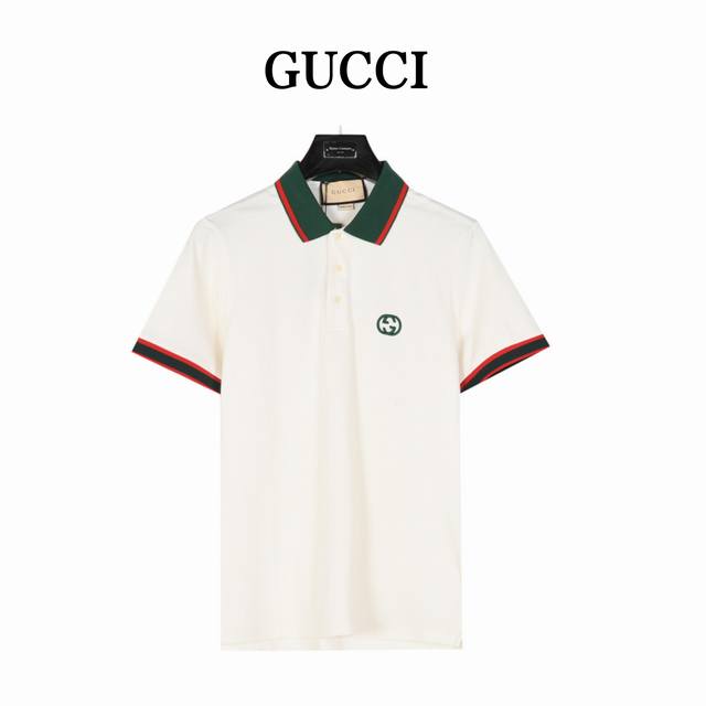 Gucci 古驰 绿色双g刺绣短袖polo衫 采用 %棉双面珠地面料，拆解纱线分析，订织蜂窝四角网眼胚布， 衣领为双系统提花定织扁机制成，有弹性，不变形，衣服全