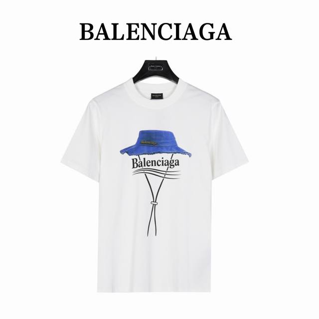 Balenciaga 巴黎世家 渔夫帽字母印花短袖t恤 定制50支精紧棉纱、活性染色，重固色、爽滑手感面料重工洗水、 微阔小流肩时尚版型、穿后再洗干后胸围、衣长