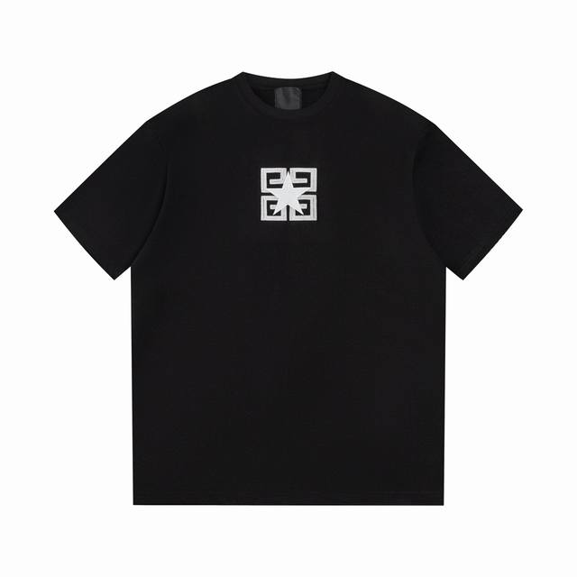 Givenchy 纪梵希 24Ss 4G立体牙刷毛刺绣短袖甄选长绒棉纱，260G精纺高支重磅定织定染面料，裁前高温洗水定型，成品再洗柔，穿着感受亲肤棉柔，垂感自