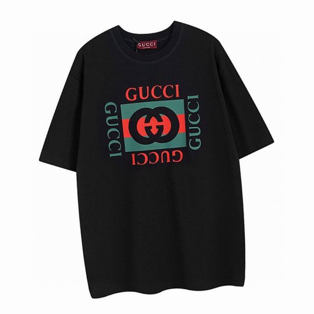 古驰 Gucci 夏季新品 经典字母拼色印花圆领短袖T恤 这款单品出自Gucci Lido系列，设计灵感源自意大利海岸的夏日风情和海滩俱乐部。早秋系列以现代视角