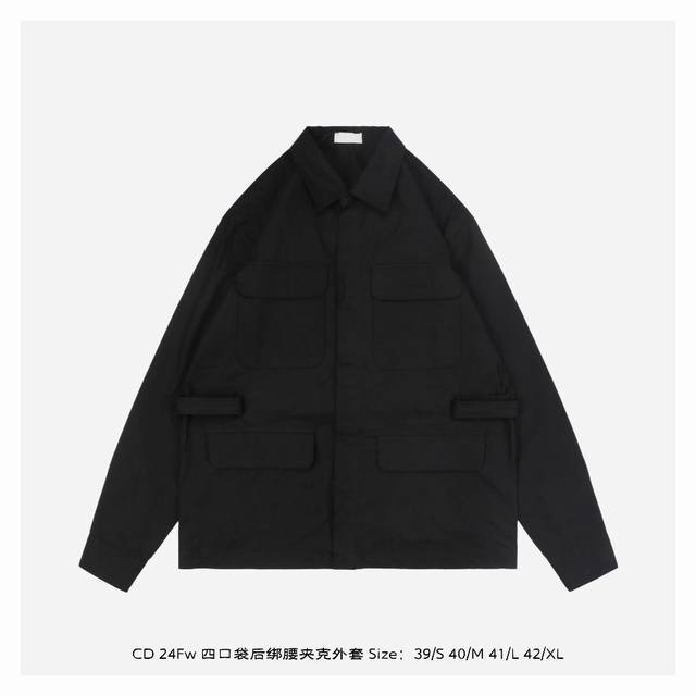 Dior 迪奥 24Fw 四口袋后绑腰夹克外套 采用棉质面料精心制作，肤感舒适，质感十足，定织定染，颜色一致，面料表面斜纹肌理清晰，手感舒适垂坠性佳却不会松垮坍