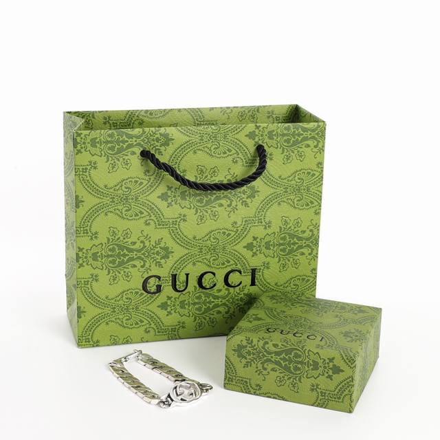 GUCCI 古驰 双G字母徽标LOGO手链 官网经典款，众明星佩戴同款 现货秒发 原版购入开发 抛光 电镀 打磨 捞色 手工 滴色 镭射刻字 正确字体 及货号