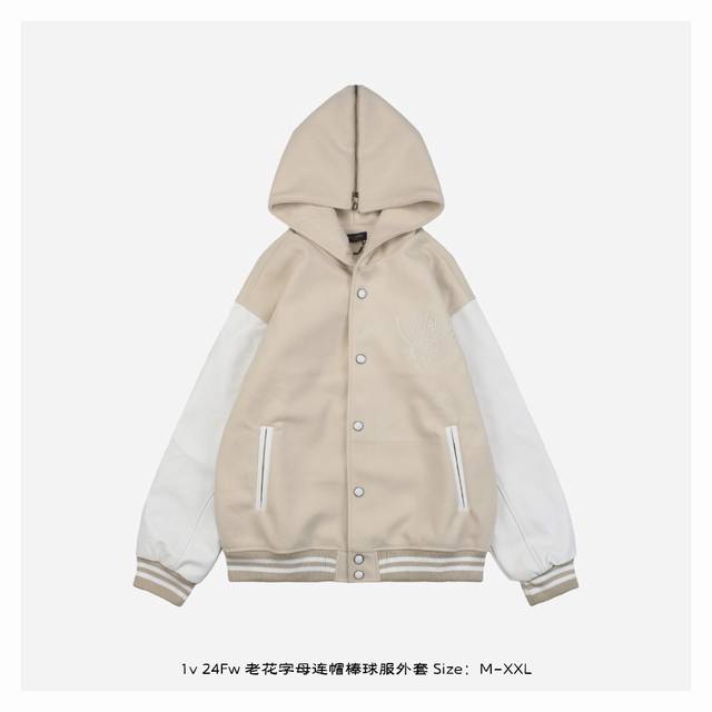 LV 24Fw 老花字母连帽棒球服外套 面料采用700g龙凤尼与荔枝纹皮革面料搭配，纺织密度高，垂感佳，不易变形，厚织感加上紧密纺纱工艺，炮珠绣花设计，百搭好看