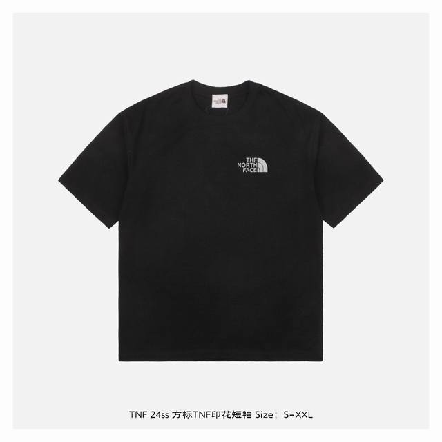 The North Face 北面 24ss 方标TNF印花短袖 面料采用230克重精梳棉，定制32支1*1螺纹，成衣两遍水洗处理，面料舒适亲肤无异感，定制定染