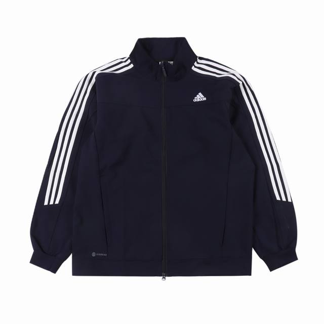 ADIDAS 阿迪达斯 24FW 手臂三杠织带夹克外套 同款藏蓝色面料初秋外穿 面料硬度适中 上身挺括不拖拉 冬季内搭都适合 经典三杠条纹 定制辅料三标 SIZ