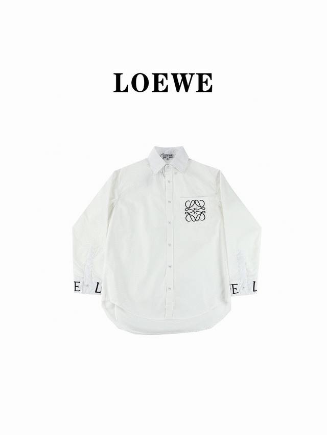 loewe罗意威 新款 胸前口袋袖口刺绣logo翻领衬衫 采用定制面料，面料上身柔软舒适，极其细腻 ！袖口采用logo刺绣设计风格，万针刺绣更显高端品质，显的高