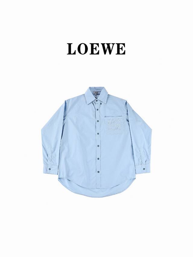 loewe罗意威 新款 胸前口袋袖口刺绣logo翻领衬衫 采用定制面料，面料上身柔软舒适，极其细腻 ！袖口采用logo刺绣设计风格，万针刺绣更显高端品质，显的高