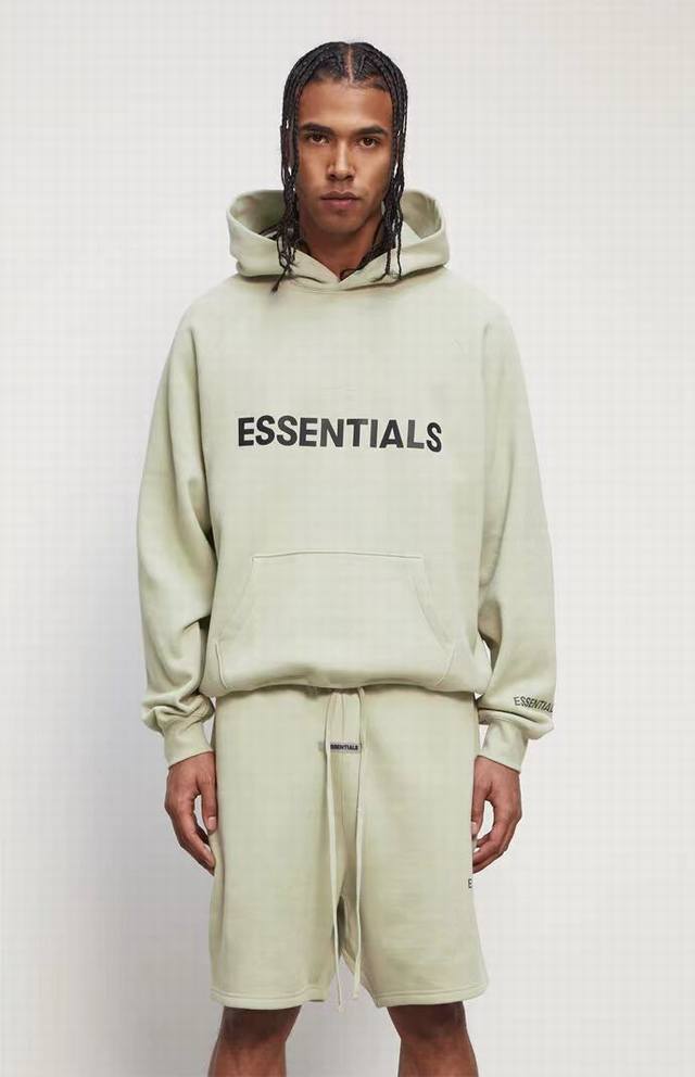 上新！ “ 完美复刻FEAR OF GOD 复线 ESSENTIALS 新款胸前压胶字母插肩袖连帽卫衣” 颜色： 黑色 白色 杏色 炭灰 驼色 抹茶绿 燕麦灰