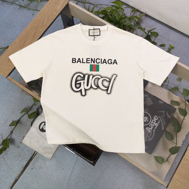 上新 款号：Ck2436 高版本 2024春夏新款GucciBalenciaga古驰联名巴黎世家喷墨字母图案logo印花休闲情侣宽松短袖T恤，Oversize宽