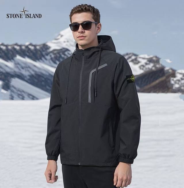 上新 ！！ ！！！ STONE ISLAND石头岛 24秋款户外山系运动外套透气宽松百搭连帽冲锋衣外套 网络线上 海内外人气爆款∽ 采用新颖独特外单优质料 宽松