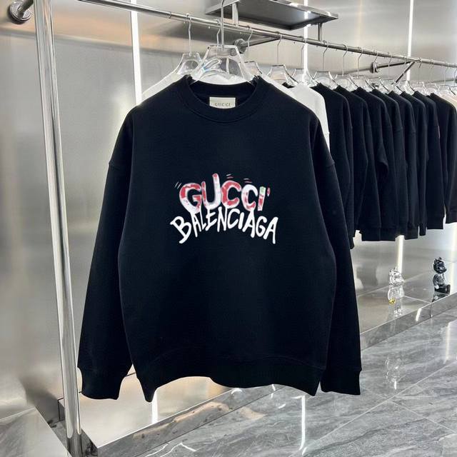 2024ss秋季Gucci x Balenciaga新品联名合作款手绘涂鸦印花圆领卫衣 男女同款， Gucci古驰与Balenciaga巴黎世家携手推出了联名系