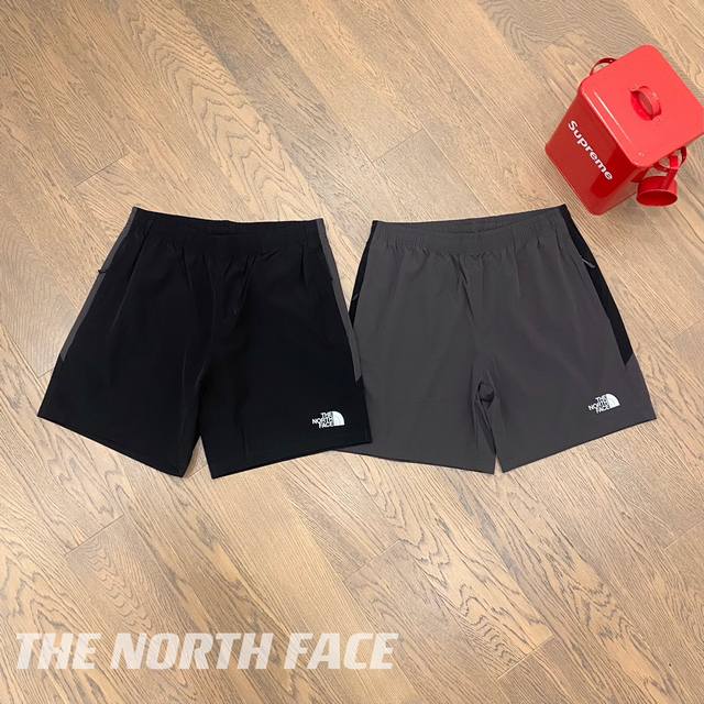 上新 THE NORTH FACE 北面速干拼块运动短裤 五分裤版型 透气速干面料 运动健身 日常通勤百搭款 简约舒适 颜色：黑色 灰色 尺码: L XL 2X