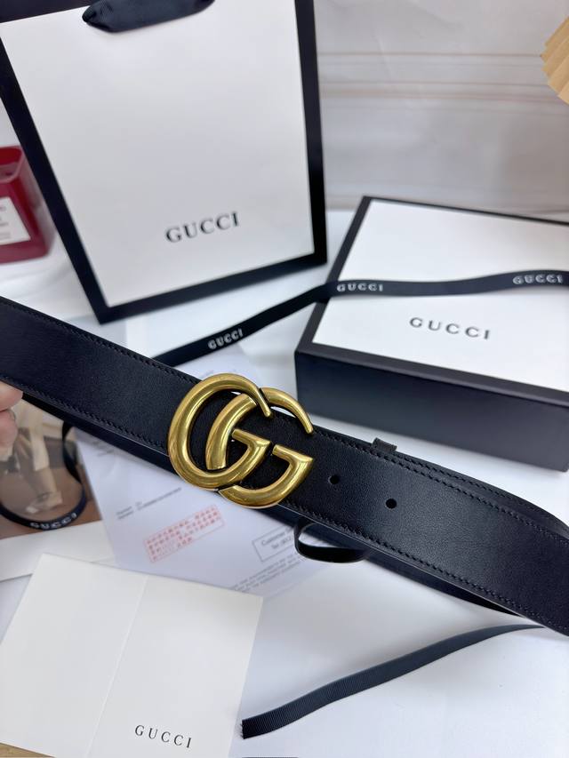 GUCCI古奇全套包装礼盒装腰带！ 宽度：3.8cm 3.5cm两个规格数量不多 售完为止 原版铜扣 这批腰带从外到内都堪称完美，无论是高端大气的包装，还是真材