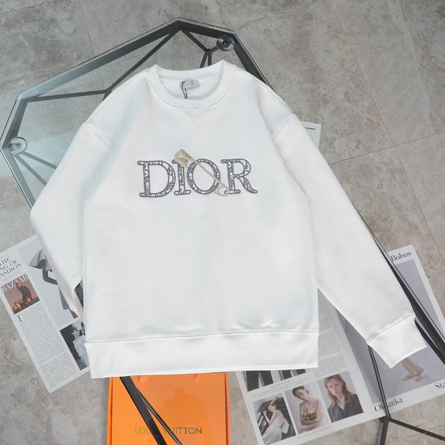 上新 纯原臻品 顶级复刻 23SS Dior 迪奥经典胸前立体别针刺绣圆领卫衣 - 款号：w23005 - 颜色：黑色 白色 - 购入原版开模打造，全套定制辅料